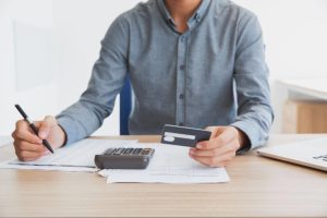 Чи варто брати кредит готівкою – основні плюси і ризики