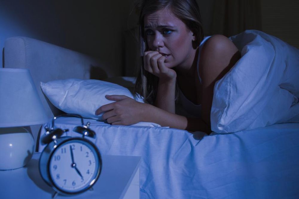 Чому людина прокидається о 3-4 ночі
