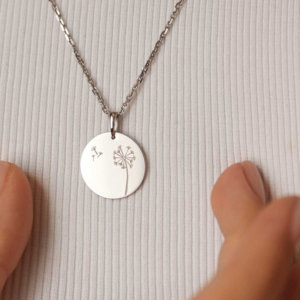 Підвіски зі срібла – різноманітність та актуальність у подарунках