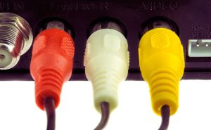 RCA штекер: почему «тюльпаны» живут в эру HDMI и оптики