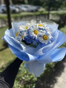 Ромашки у флористиці Flowers.ua: простота, що говорить серцем