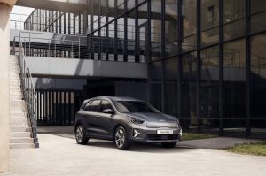 Услуги Glasscar в Киеве — профессиональный сервис по работе с автостеклом