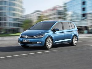 Volkswagen Touran для города и за его пределами: на что способен минивэн в экстремальных условиях?